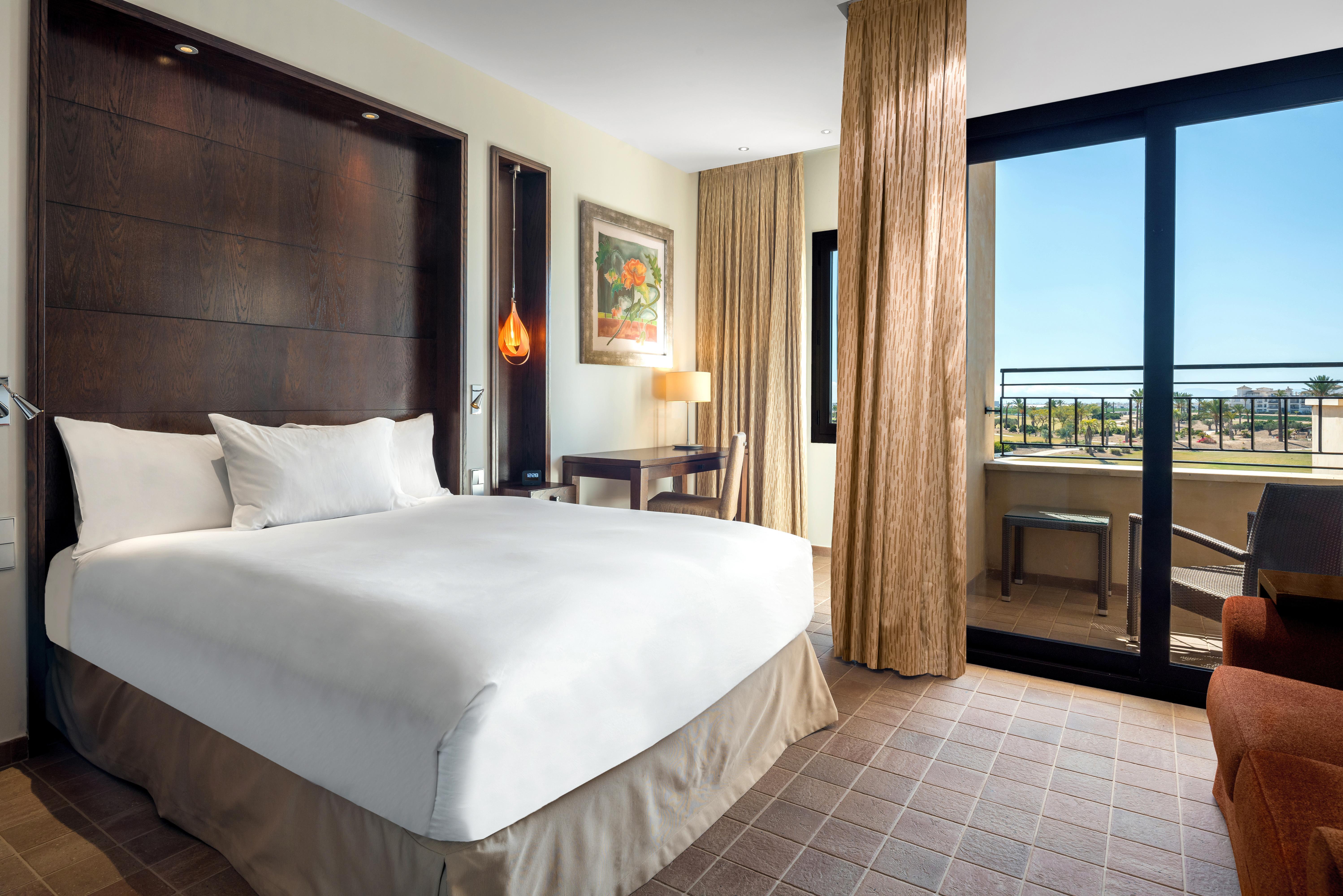 Doubletree By Hilton La Torre Golf Resort Roldan Екстер'єр фото A bedroom at the Hilton San Diego Bayfront