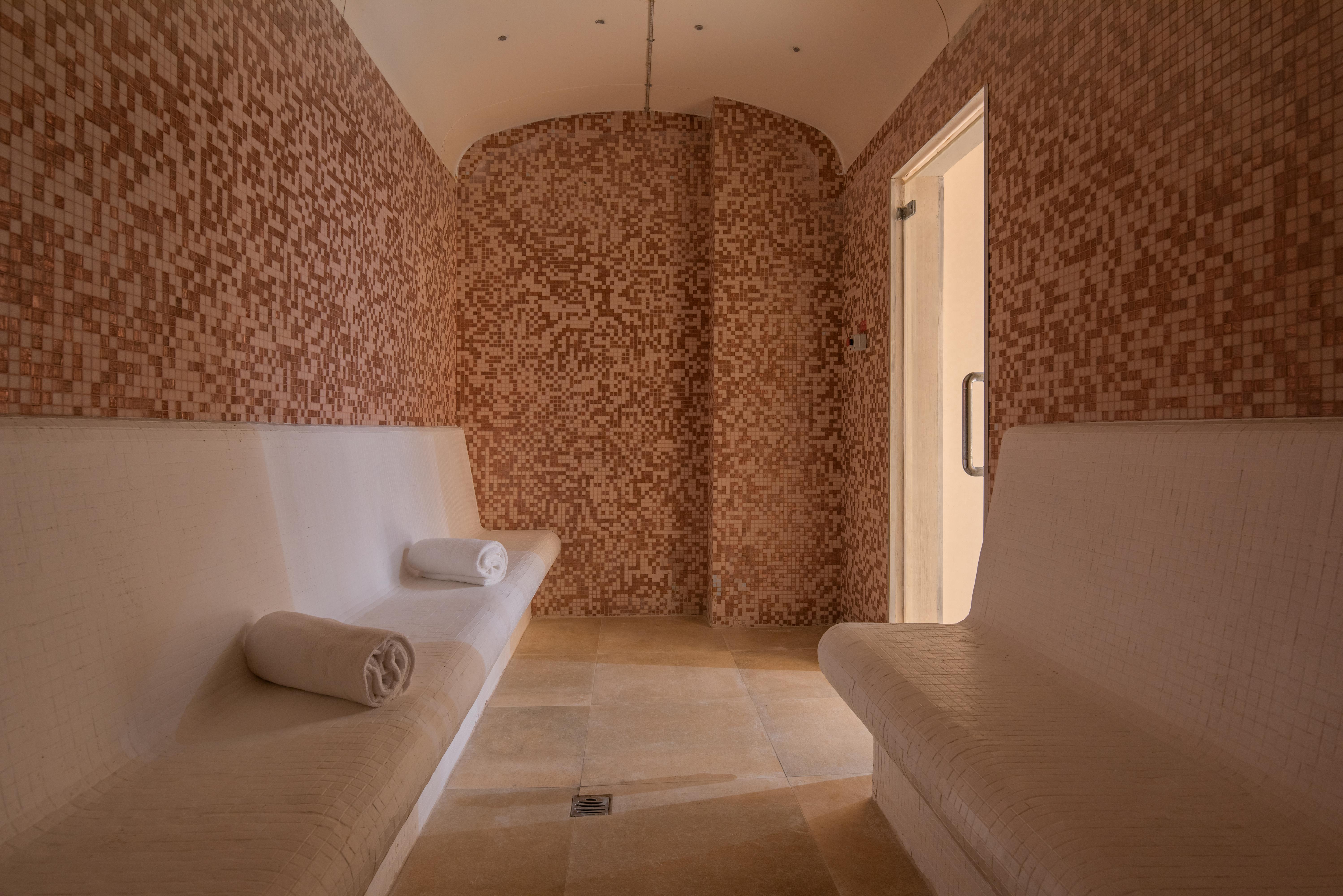 Doubletree By Hilton La Torre Golf Resort Roldan Екстер'єр фото A hammam in a spa