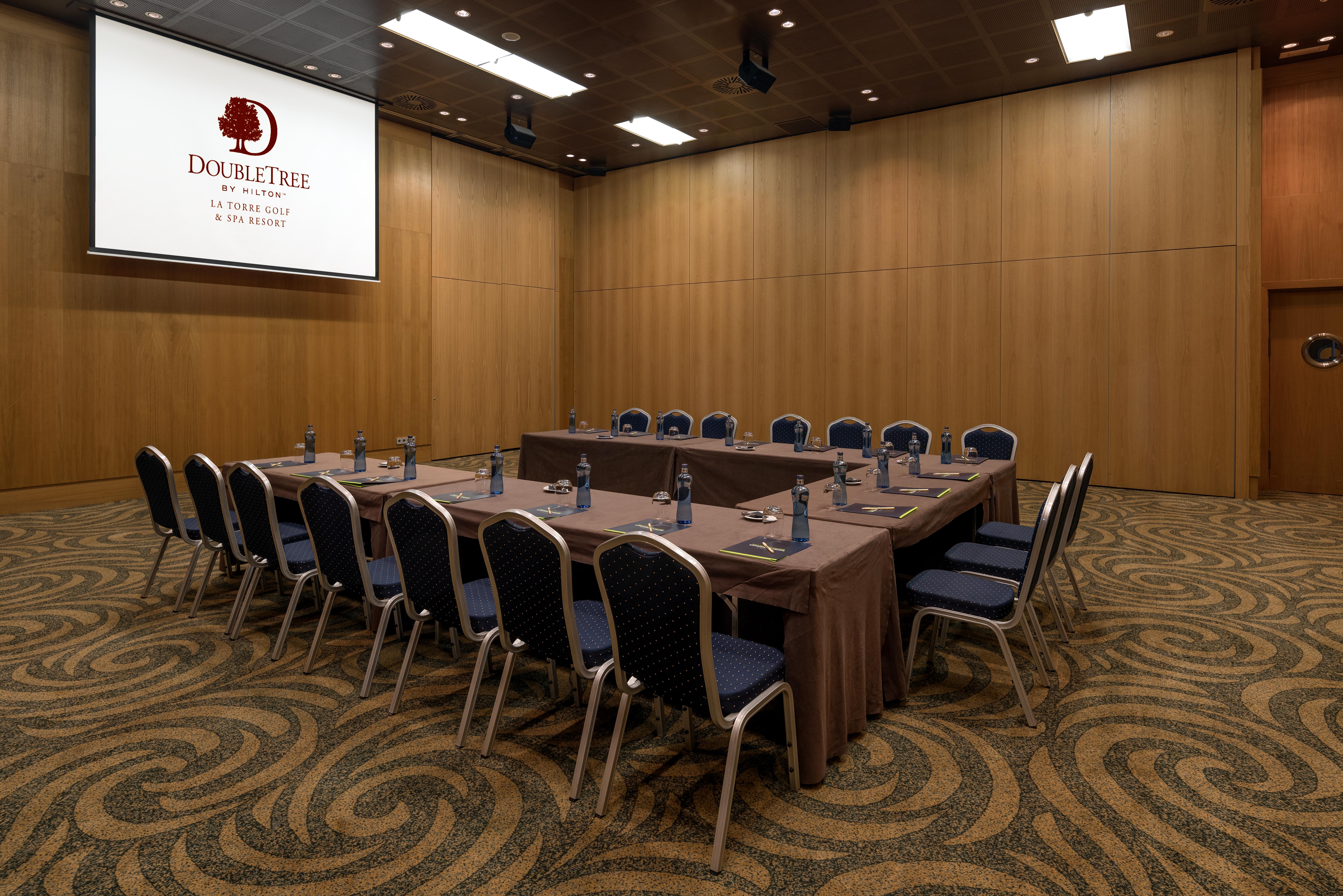Doubletree By Hilton La Torre Golf Resort Roldan Екстер'єр фото A meeting room at a hotel