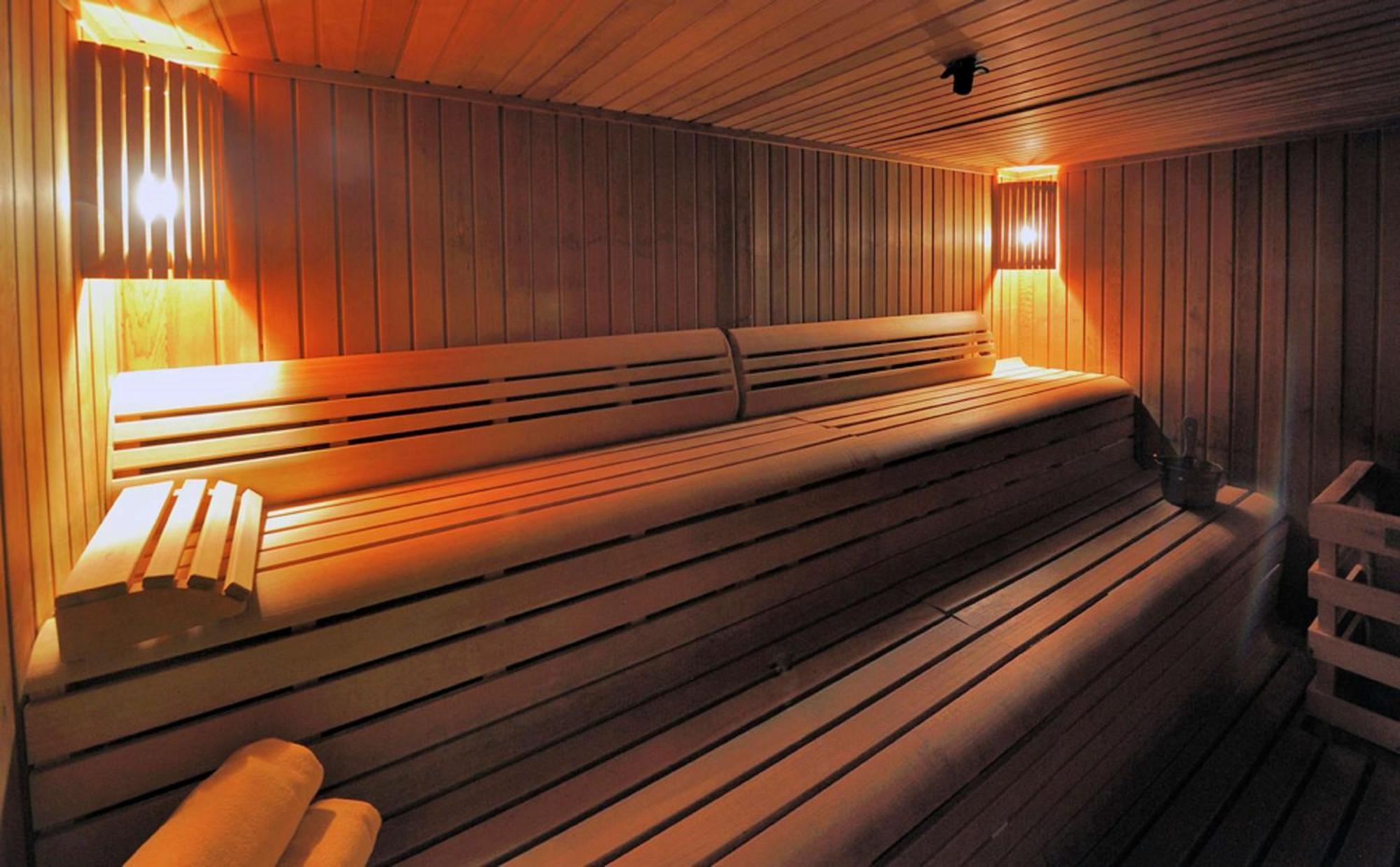 Doubletree By Hilton La Torre Golf Resort Roldan Екстер'єр фото A modern Finnish sauna