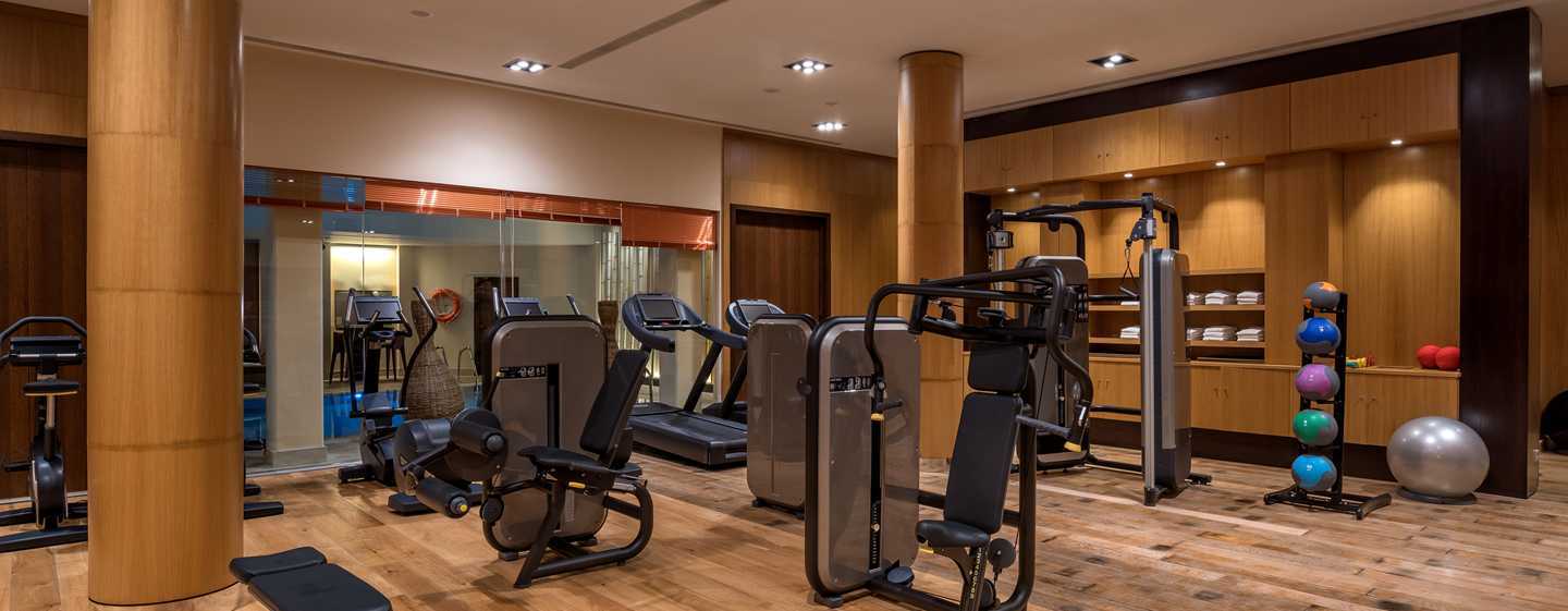 Doubletree By Hilton La Torre Golf Resort Roldan Екстер'єр фото The gym at the hotel